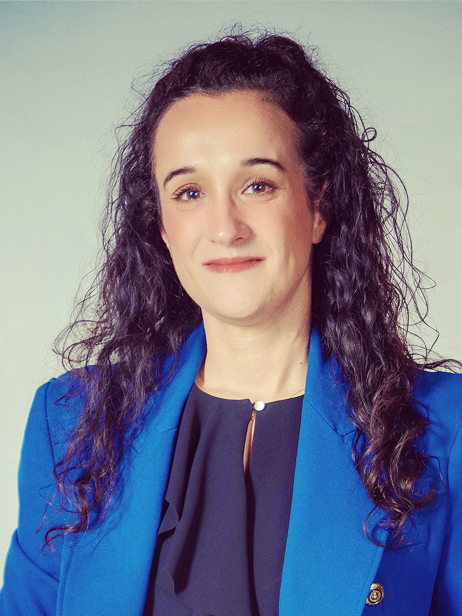 headshot Maria Cuartero