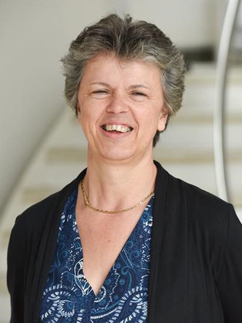 A portrait picture of Professor Gill Reid