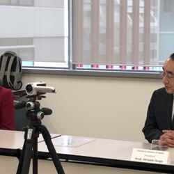 Helen Pain talks with Prof. Hiroaki Suga